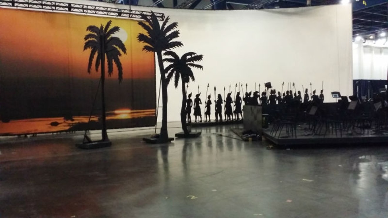 Get ready for a whole different viewing experience with the HGO at the GRB. Here, the scenery for Handel's Julius Caesar, set on a 1930s movie set.