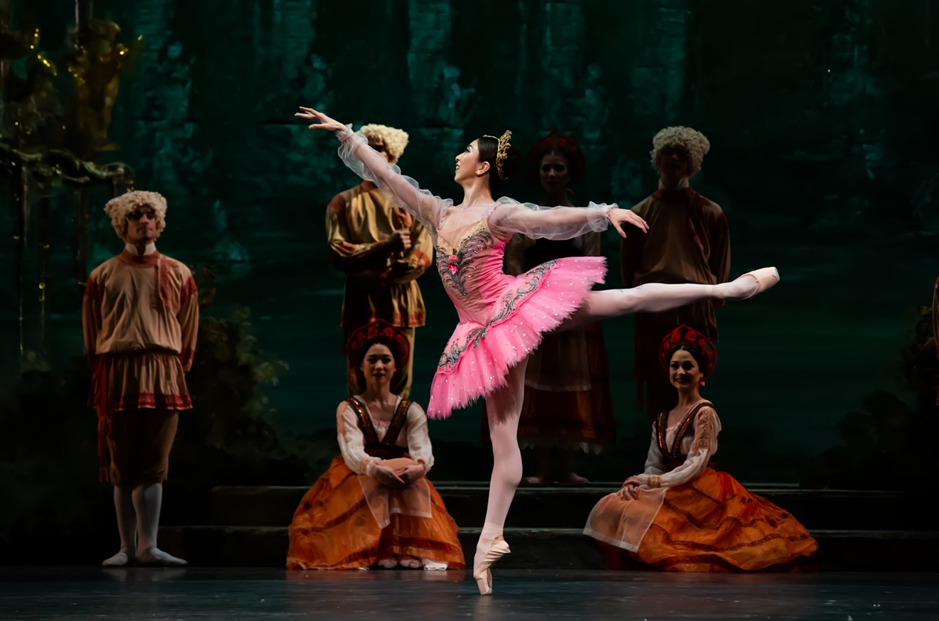 Houston Ballet Principal Yuriko Kajiya as Princess Aurora with Artists of Houston Ballet in Ben Stevenson’s The Sleeping Beauty.