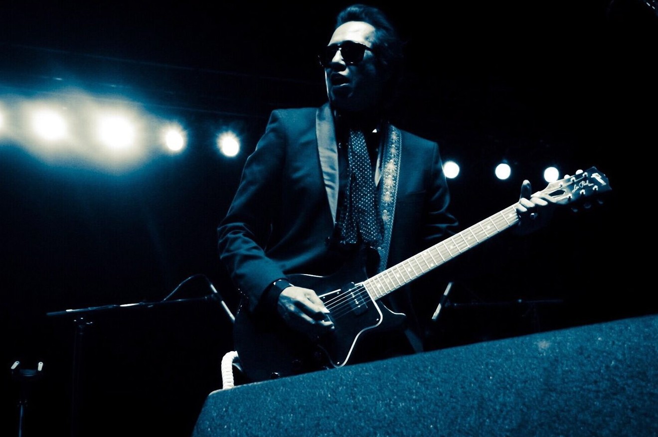 Alejandro Escovedo Offers The Allure of Poetry and Truth