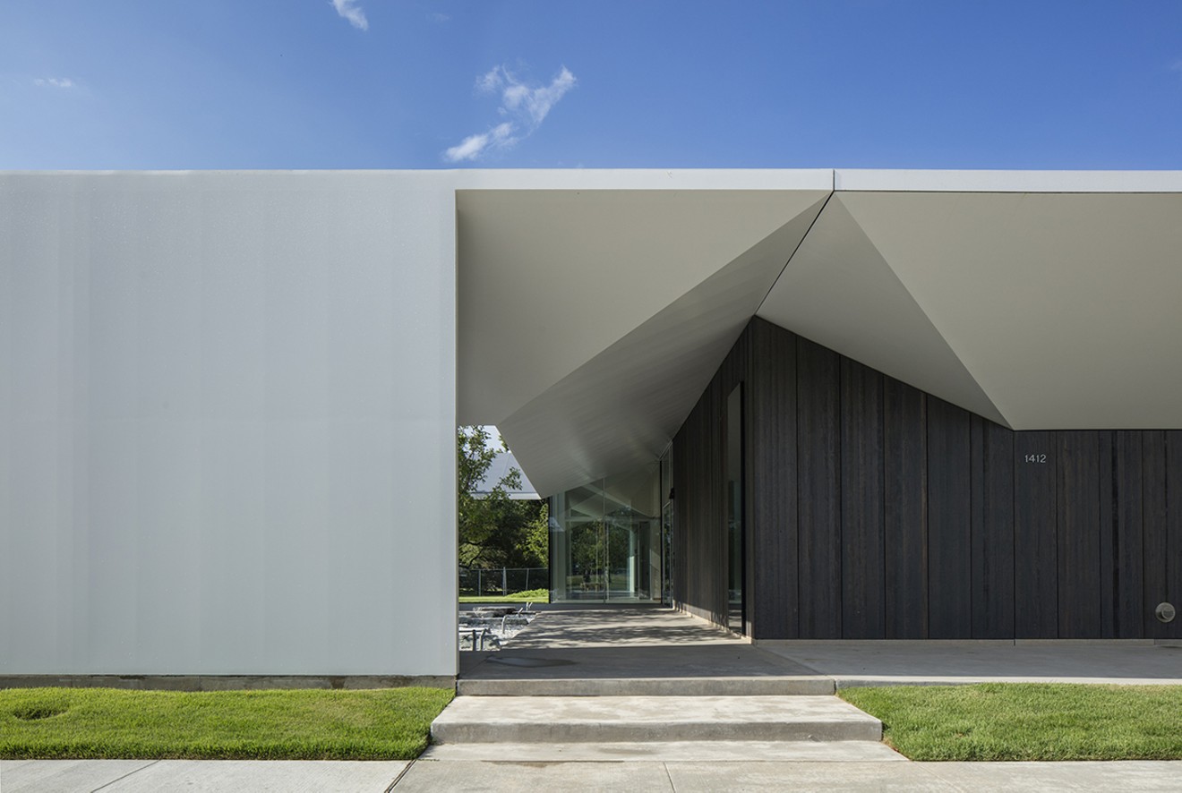 The Menil Drawing Institute, detail of south elevation and west courtyard. The public is invited to a ribbon cutting, dedication and opening on November 3, 2018.