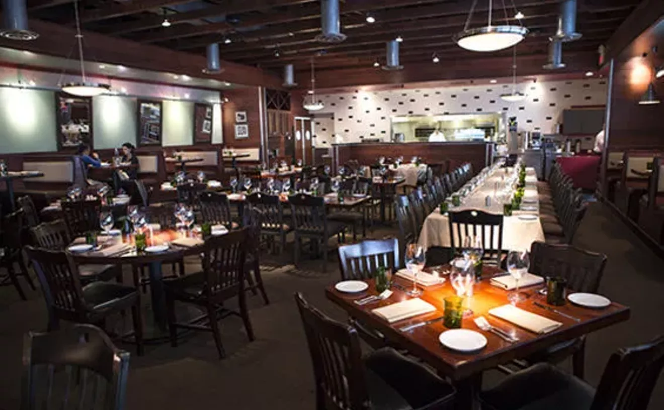 Image: Frank's Americana Revival & White Star Bar