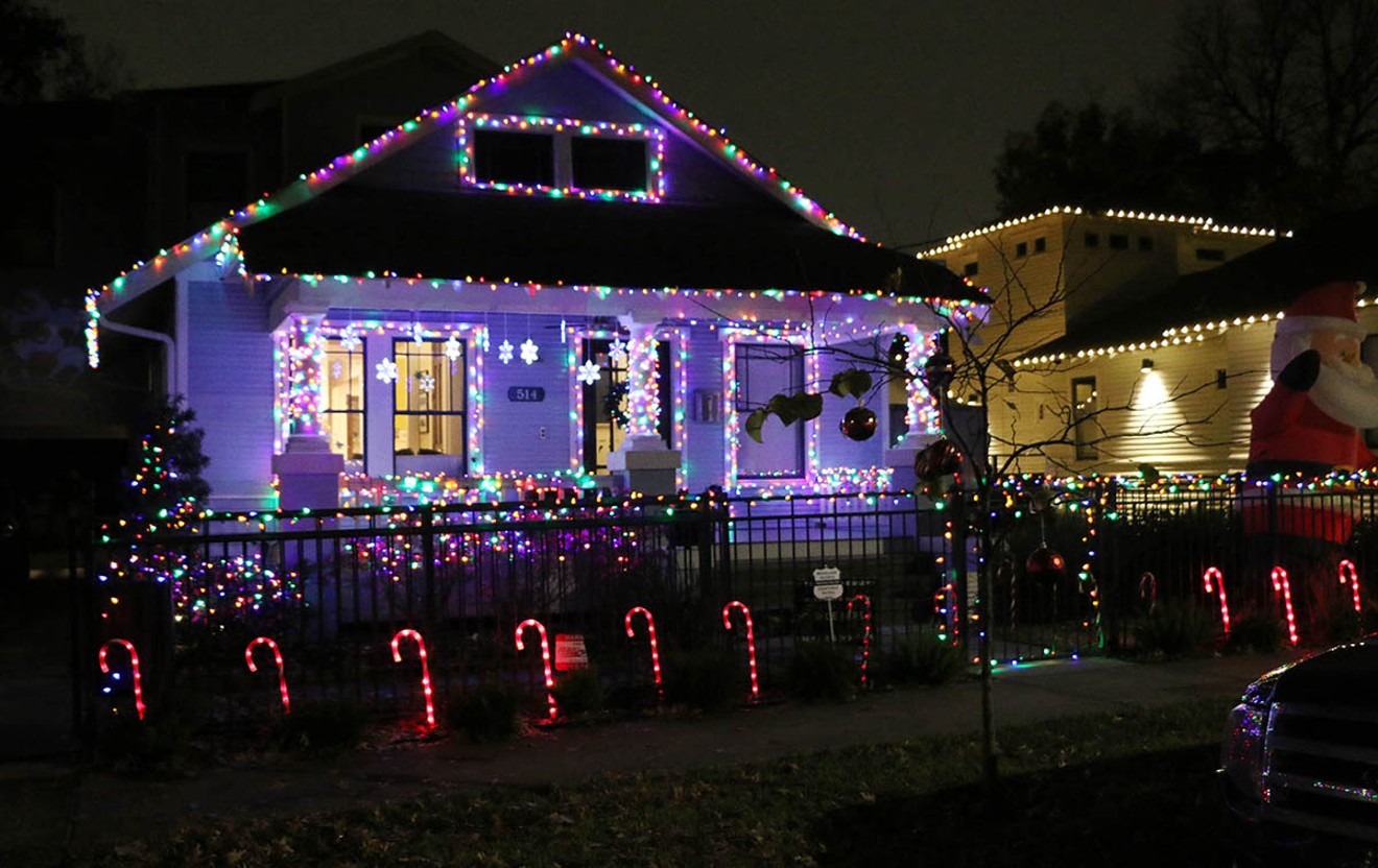 The 2018 Lights in the Heights winner for "most colorful."