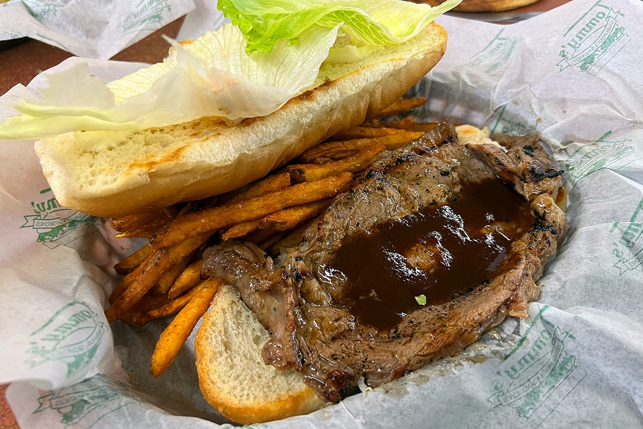 When you need a manly hunk of beef on a hoagie roll, Eats' does it right.