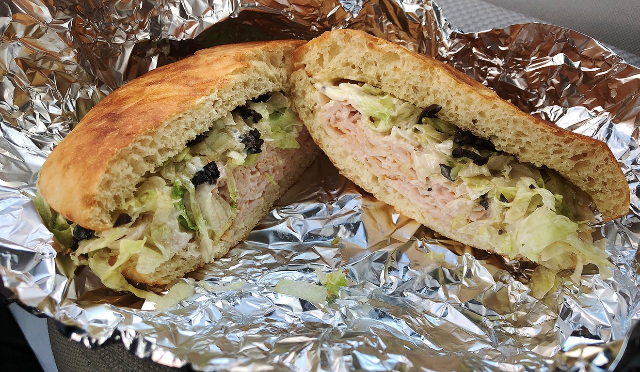 For the Smoked Turkey at Hobo's Sandwich shop, the bread's the thing.