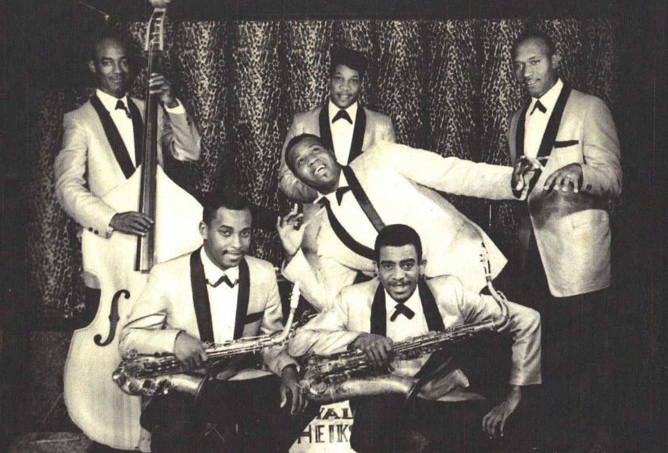 Eddie Hope (middle of the back row) with the Royal Sheiks in 1962.