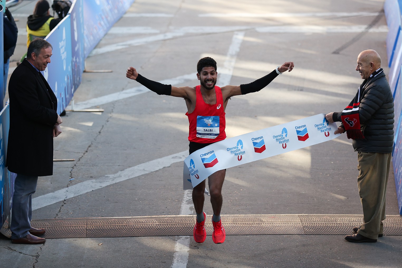 Spectators and Competitors Brave the Cold for an Epic 2024 Chevron