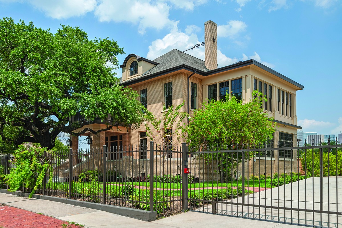 The building at 3515 Fannin is one of the last surviving houses in this part of Houston.