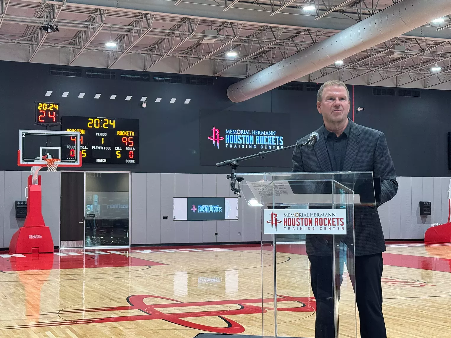 Rockets, Fertitta Show Off Brand New Practice Facility