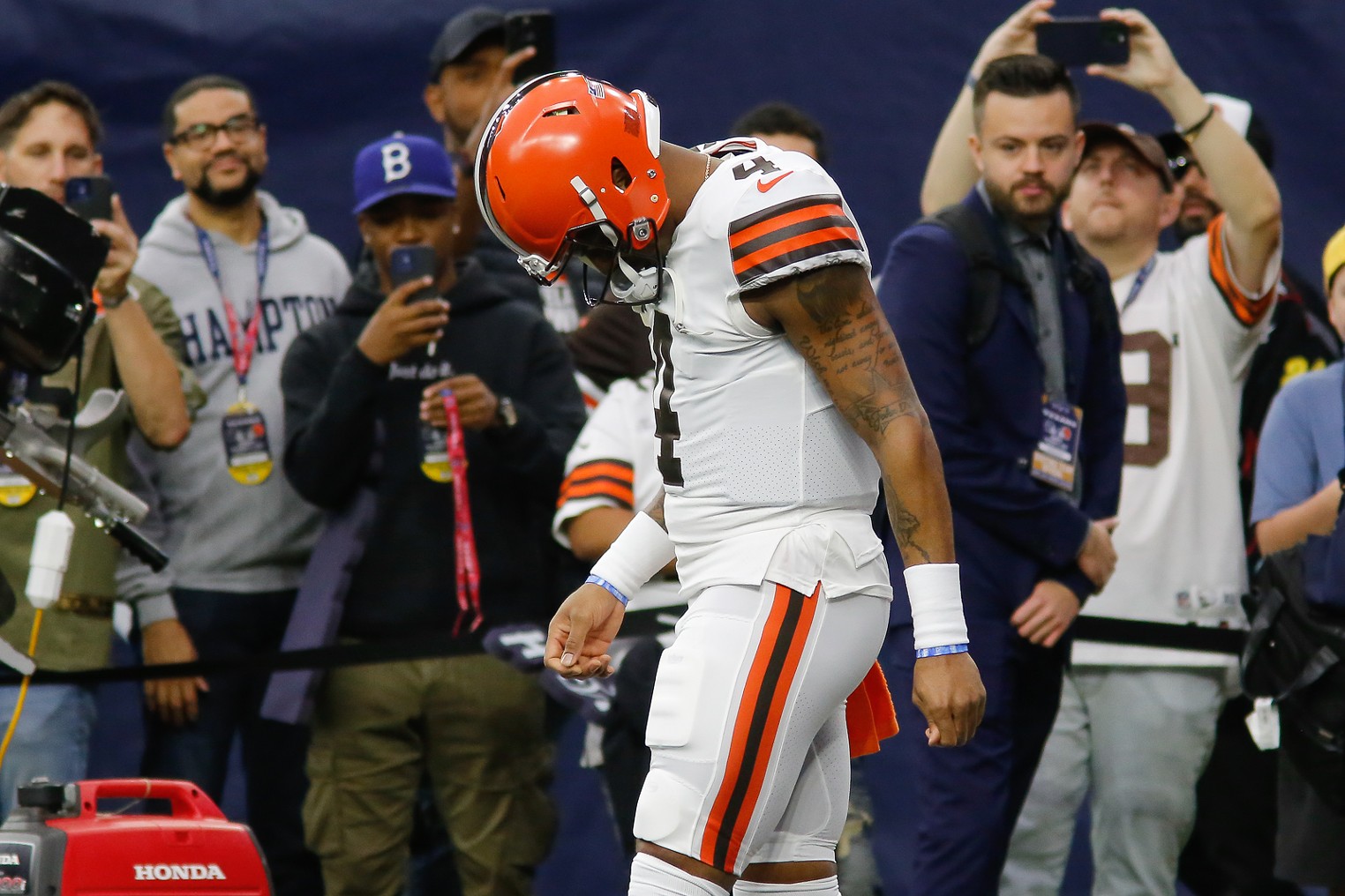 LOOK: Top photos from second-straight Browns win vs. Texans