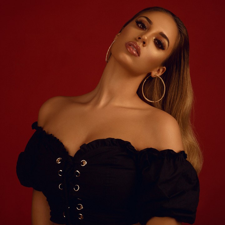 Alina Baraz will ignite Warehouse Live with her sultry sounds.