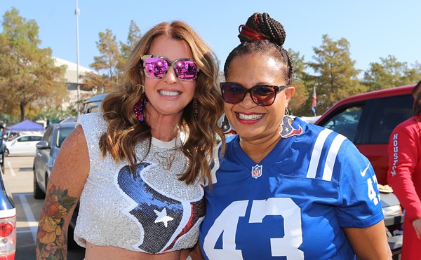 Texans Lose to Colts But at Least Cheerleaders and Tailgaters Had a Good Time