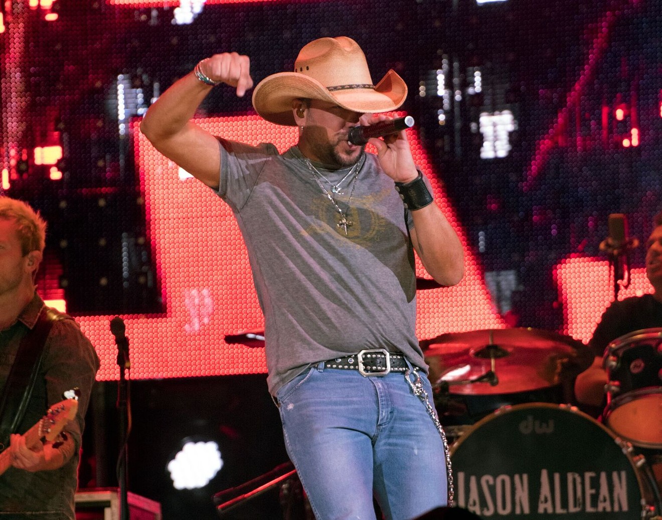 Jason Aldean in one of his more lively moments.