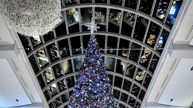 The Galleria's 34th Annual Tree Lighting and Ice Spectacular