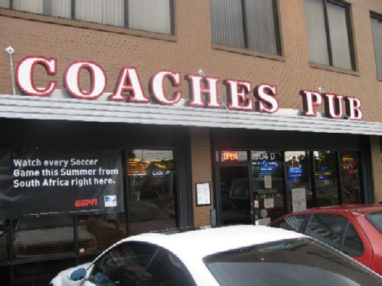Coaches Pub Midtown - PHOTO BY HOUSTON PRESS