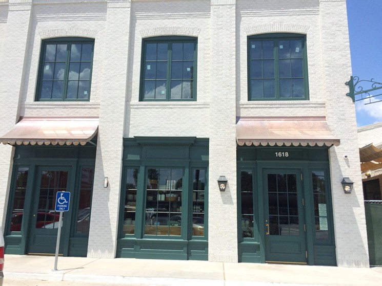 There's no signage, but Montrose Wine and Cheese is Open. - PHOTO BY LORRETTA RUGGIERO