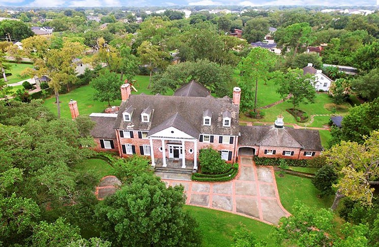 This magnificent estate at 3418 South Parkwood has been listed by William M. Wheless IV. - PHOTO BY TK IMAGES