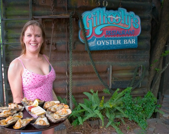 The best oysters in town are from a dive bar. - PHOTO BY DANIEL KRAMER
