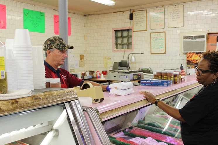 Steve Free serves a customer. - PHOTO BY GWENDOLYN KNAPP
