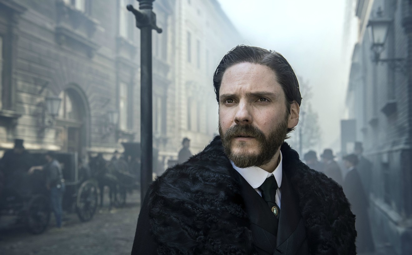 Daniel Bruhl plays Dr. Laszlo Kreizler, a sort of premodern practitioner of the psychological profiling of criminal suspects, in TNT's  new series The Alienist.