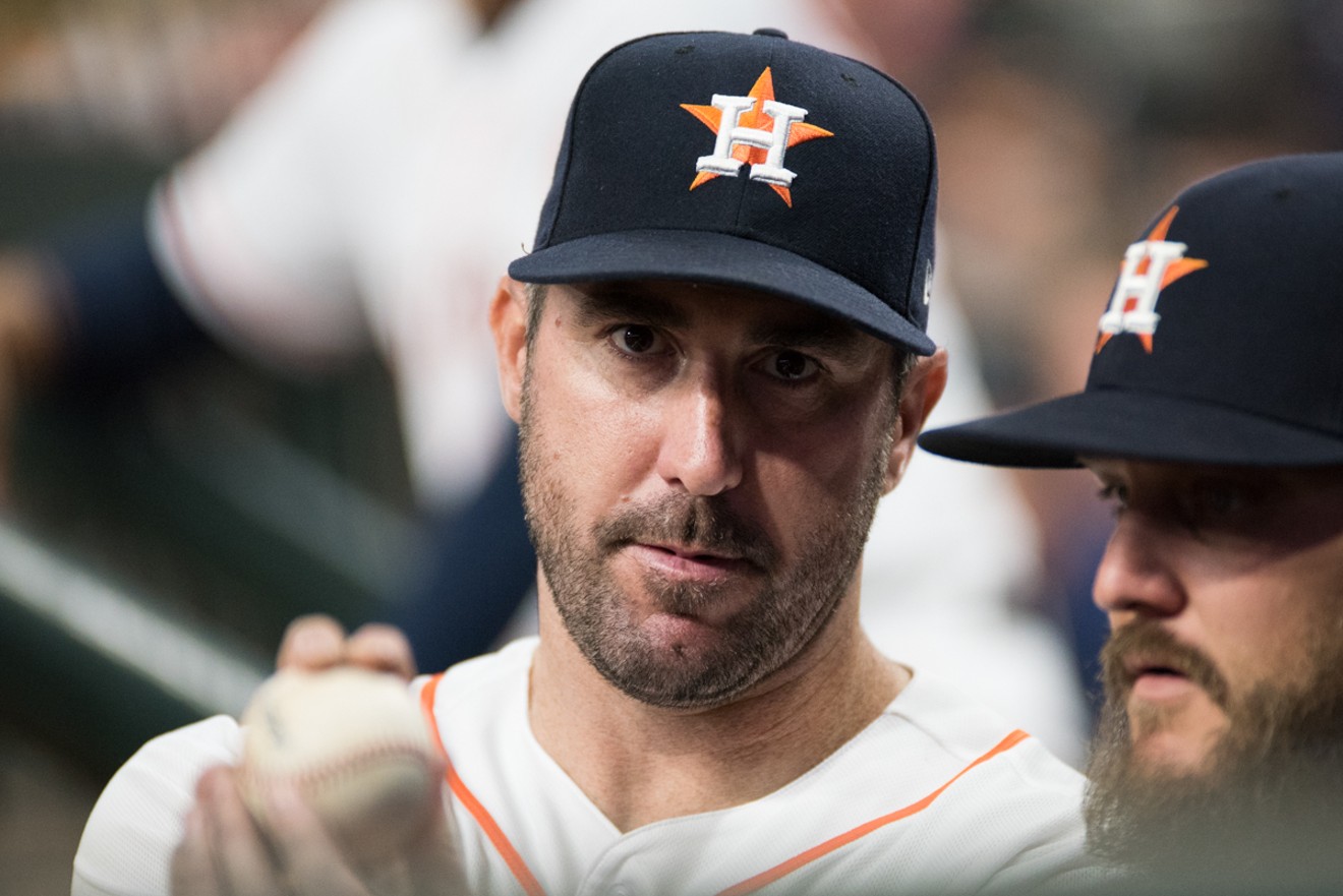 Astros' Verlander sidelined by back injury