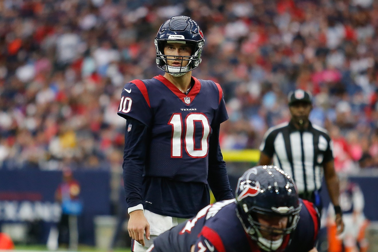 WATCH: Texans' Davis Mills throws touchdown pass to Chris Moore vs