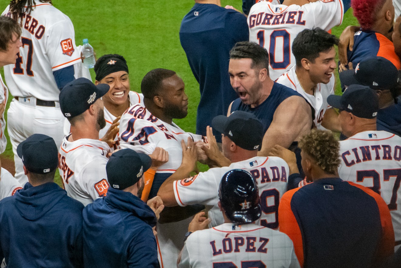 Yordan Alvarez hits 3-run HR in 9th, Astros jolt Mariners in ALDS