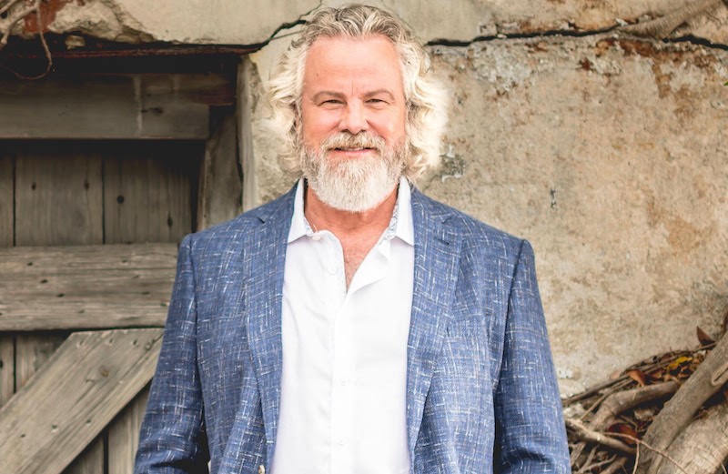 Robert Earl Keen will perform outdoors at WOMH on November 21, the same night he releases Western Chill.