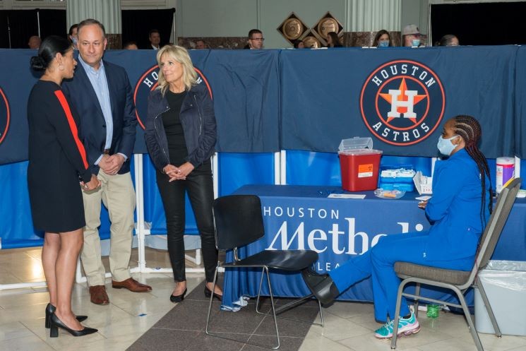Jill Biden and Doug Emhoff at the Houston vaccination drive on Tuesday.