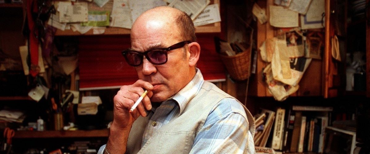 In Savage Journey, Peter Richardson casts a dispassionate eye on Hunter S. Thompson, seated here at his desk in his fortified compound near Woody Creek, CO.