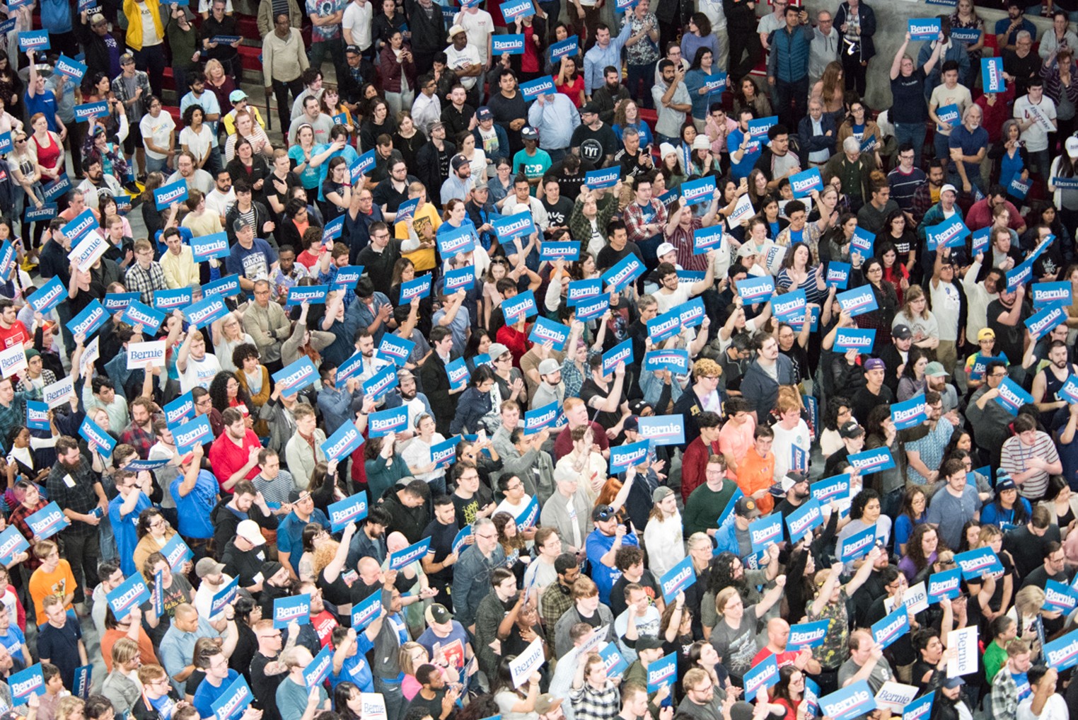 Bernie Sanders Draws Thousands In Houston Rally Houston Press 