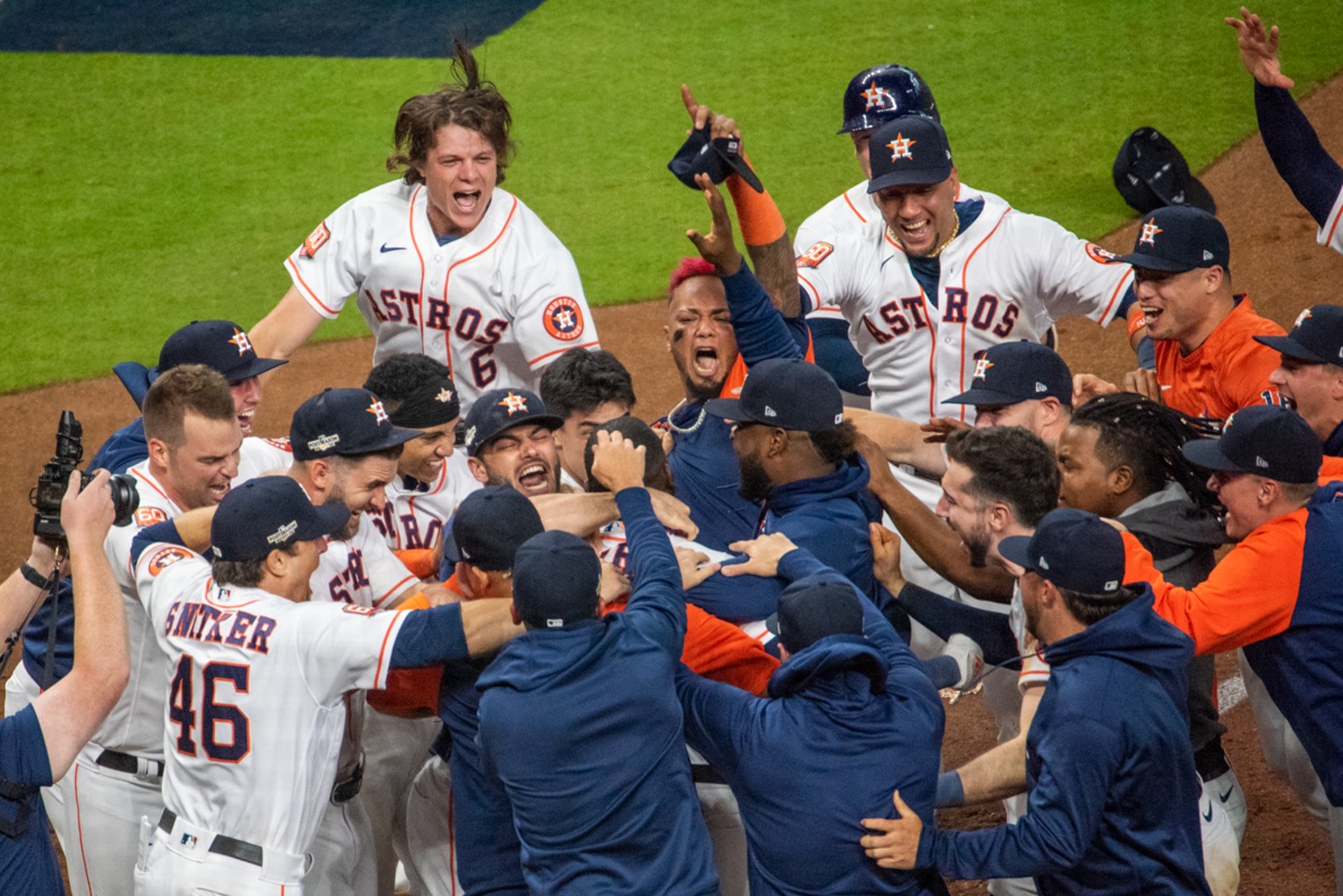 Astros fans celebrate postseason before Game 1 of ALDS