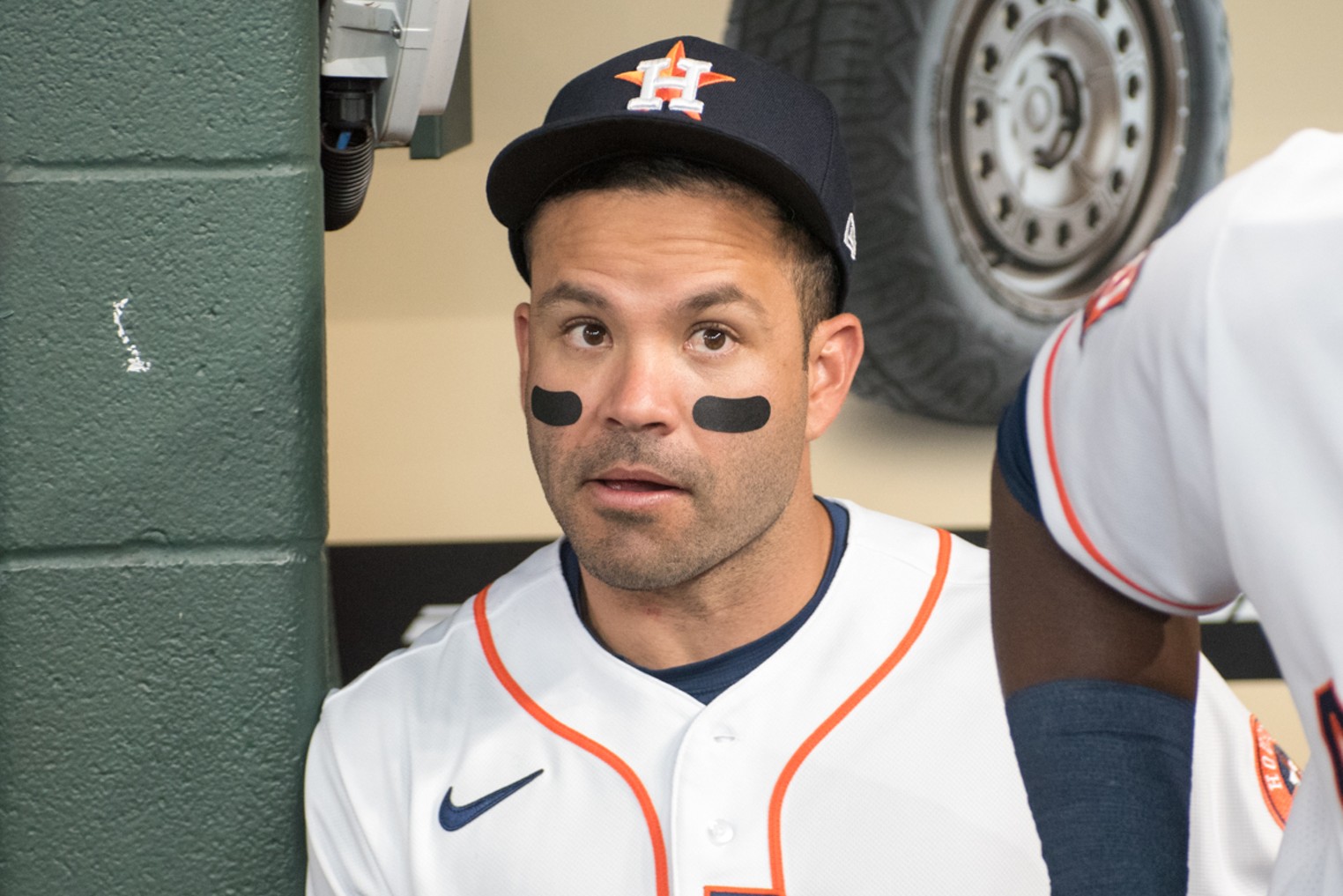 YOU KNOW IT'S OCTOBER IN HOUSTON WHEN JOSE ALTUVE IS BACK TO HITTING JACKS!  1-0 Astros!