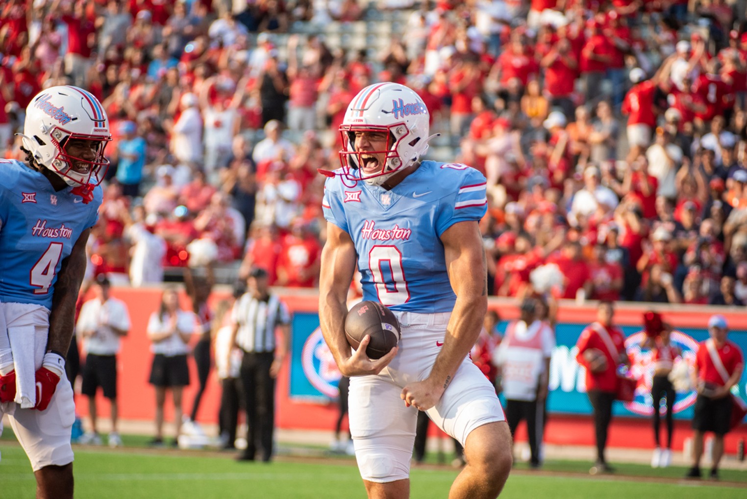 UH Coogars Beat UTSA Roadrunners