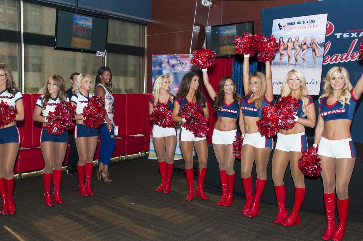 The Houston Texans Cheerleader 2014 Swimsuit Calendar Signing Houston Houston Press The