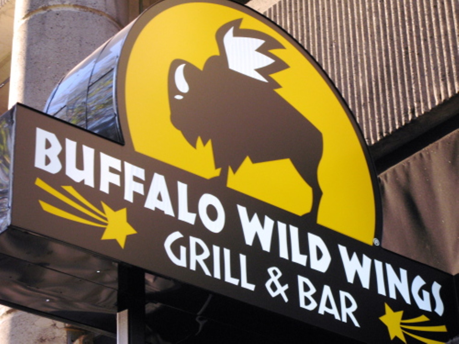 skipper websted Udgravning Buffalo Wild Wings | Kirby-West U | American, Bar Food | Restaurant