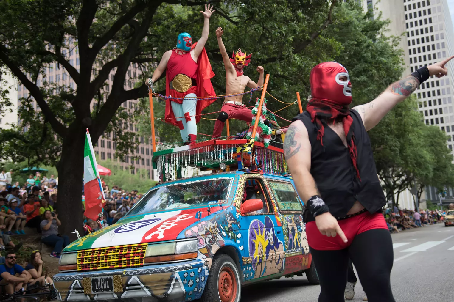 The Colorful, Cool and Crazy Rides of the 2016 Art Car Parade | Houston ...
