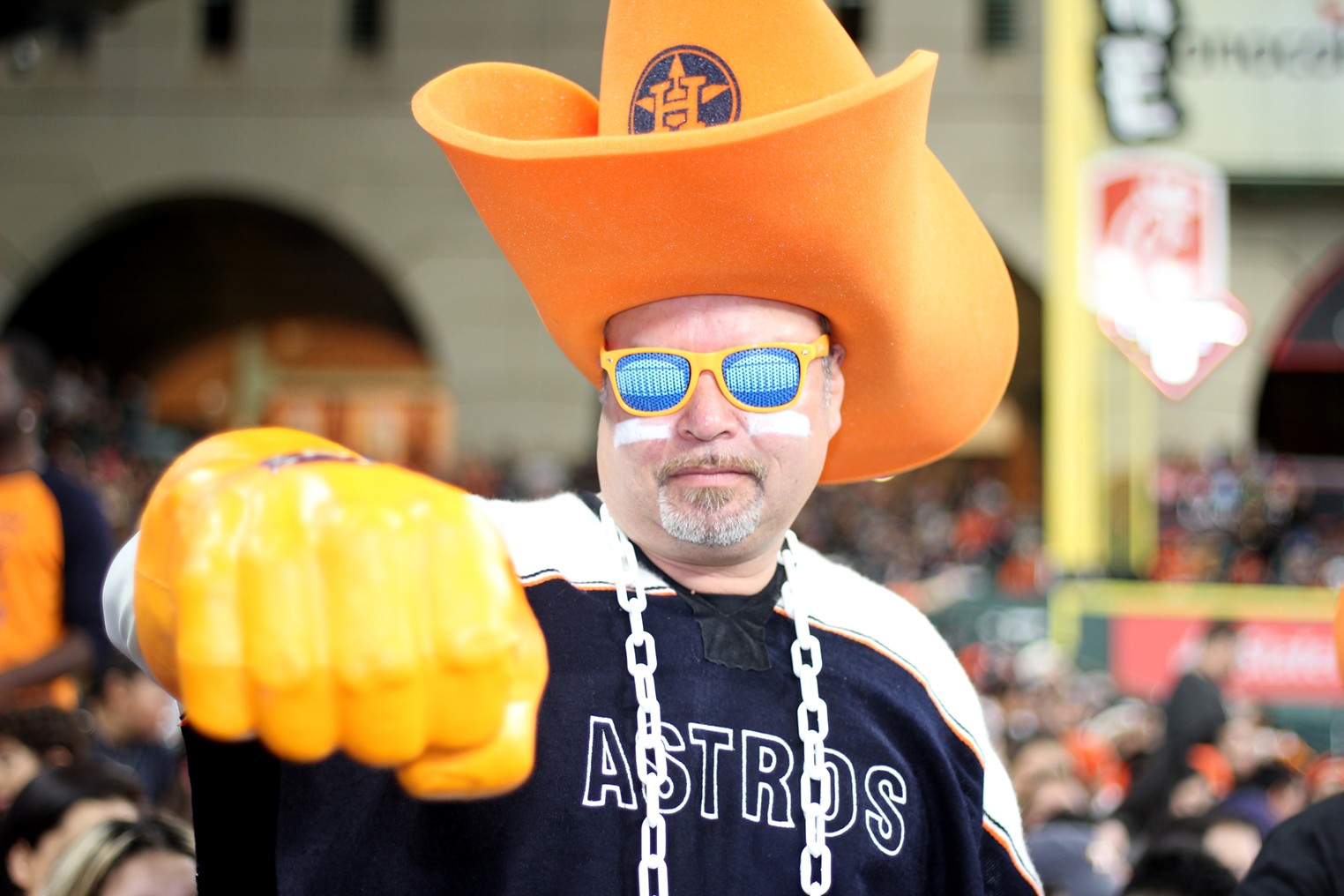 houstonians-rally-behind-stros-at-minute-maid-park-watch-party