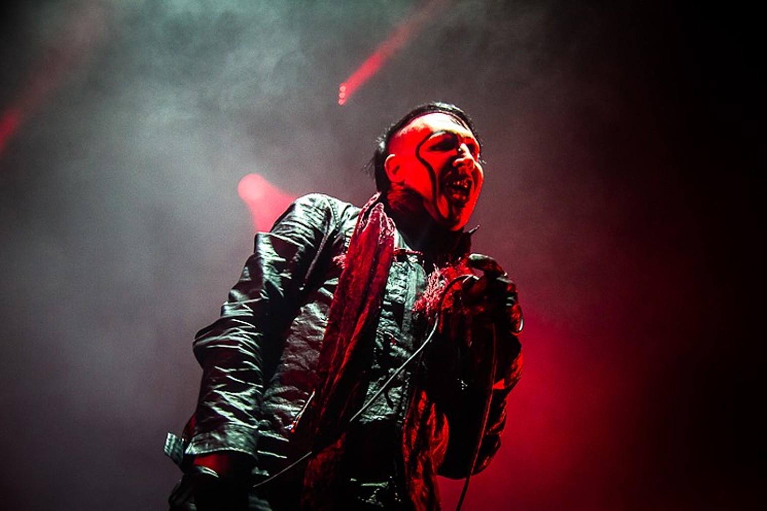 Marilyn Manson Brings a Gun on Stage Hours After Texas Church Shooting ...