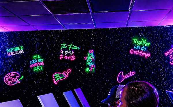Image: UV LIGHTS PAINT EXPERIENCE with CREATIVE ART CLASSES