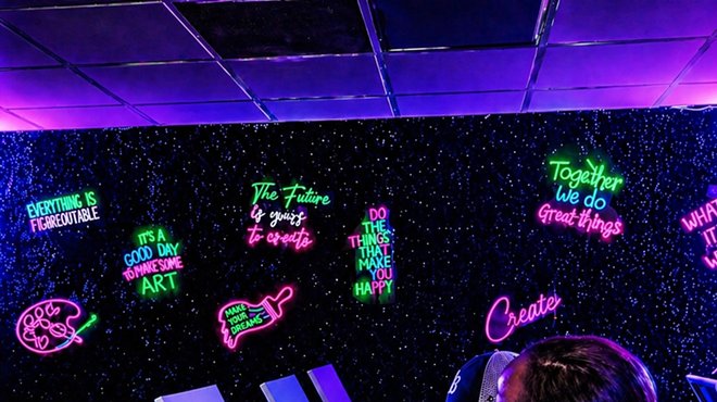 Image: UV LIGHTS PAINT EXPERIENCE with CREATIVE ART CLASSES